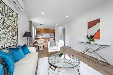 Photo of property in 8a Sharland Avenue, Manurewa, Auckland, 2102