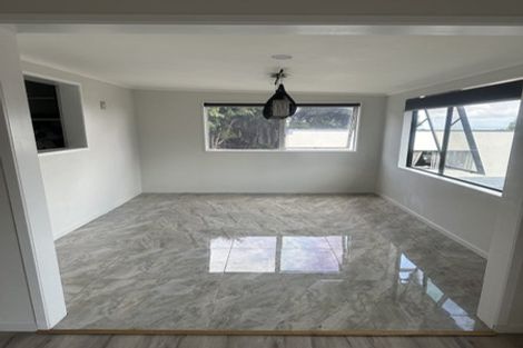 Photo of property in 29 Goodwood Drive, Goodwood Heights, Auckland, 2105