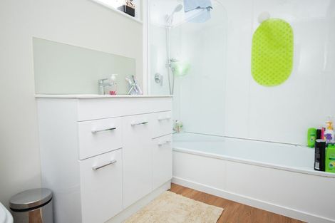 Photo of property in 15 Egmont Place, Westbrook, Palmerston North, 4412