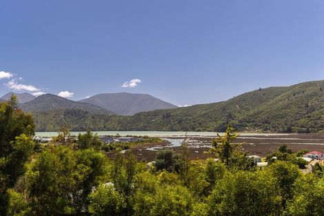 Photo of property in 17 Beach Place, Havelock, 7100