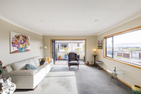 Photo of property in 56 Ruapehu Drive, Fitzherbert, Palmerston North, 4410