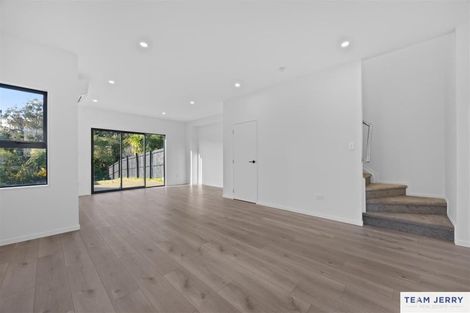 Photo of property in 49a Crestview Rise, Papakura, 2110