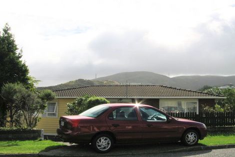 Photo of property in 18 Haast Close, Kelson, Lower Hutt, 5010