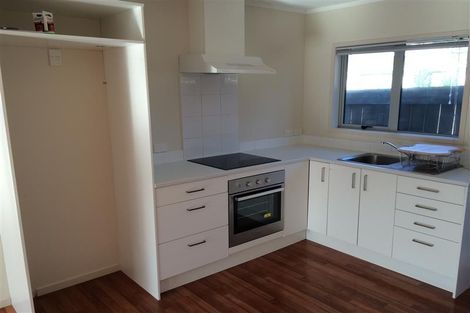 Photo of property in 18 Lisa Rise, Half Moon Bay, Auckland, 2012