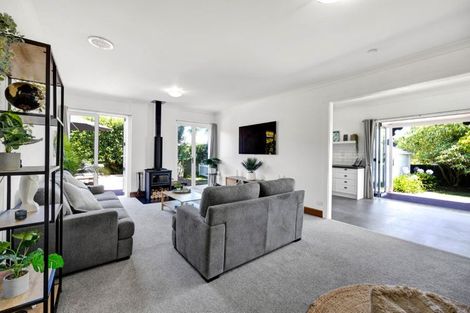 Photo of property in 44 Upjohn Street, Brooklands, New Plymouth, 4310