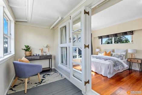 Photo of property in 18 Tirimoana Road, Te Atatu South, Auckland, 0602