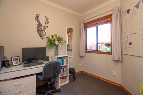 Photo of property in 7 Alpine Grove, Kelvin Grove, Palmerston North, 4414