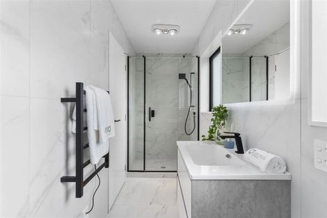 Photo of property in 44c Blakeborough Drive, Forrest Hill, Auckland, 0620