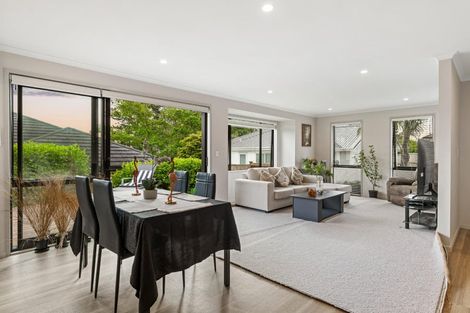 Photo of property in 8 Grenache Way, Kumeu, 0810