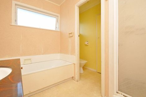 Photo of property in 104 Cargill Street, Papakura, 2110