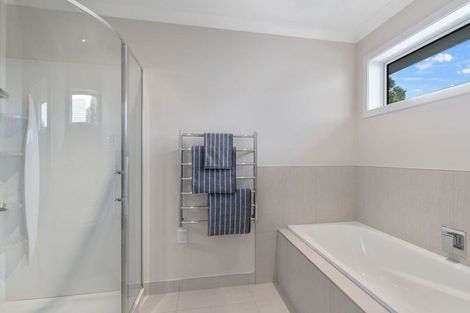 Photo of property in 59 Lonely Road, Fairview Heights, Auckland, 0632