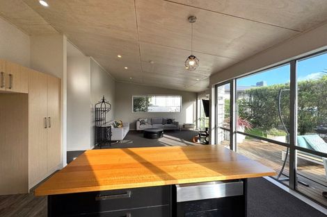 Photo of property in 39a Fairclough Road, Beach Haven, Auckland, 0626