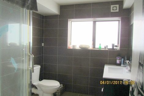 Photo of property in 21 Unsworth Drive, Unsworth Heights, Auckland, 0632