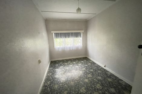 Photo of property in 96 Beach Haven Road, Beach Haven, Auckland, 0626