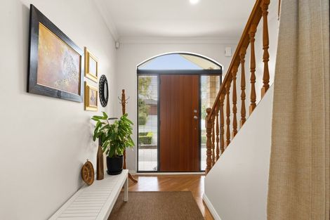 Photo of property in 2 Redwood Close, Havelock North, 4130