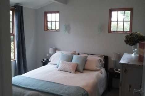 Photo of property in 5 Waicola Drive, Fitzherbert, Palmerston North, 4471