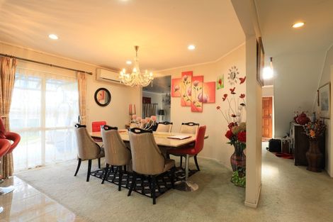 Photo of property in 12 De Havilland Drive, Goodwood Heights, Auckland, 2105