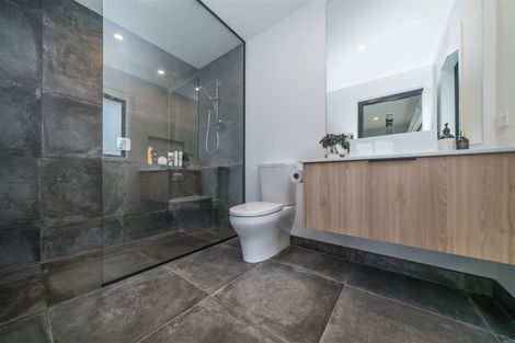 Photo of property in 21 Silicon Way, Fitzherbert, Palmerston North, 4410