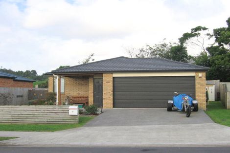 Photo of property in 31 Woodbank Drive, Glen Eden, Auckland, 0602