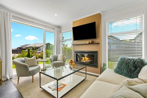 Photo of property in 2 Buddle Road, Paerata, 2124