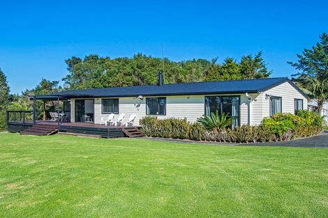 Photo of property in 1951 Cove Road, Mangawhai, Kaiwaka, 0573