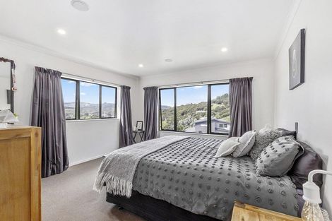 Photo of property in 2 Endeavour Drive, Whitby, Porirua, 5024