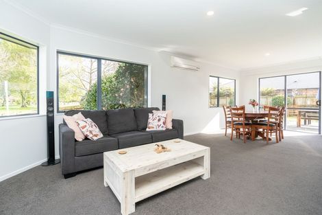 Photo of property in 35 Farringdon Avenue, Rototuna North, Hamilton, 3210