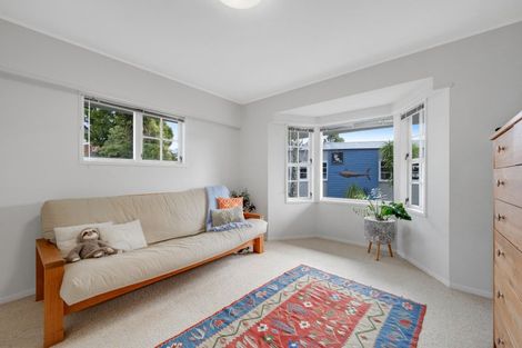 Photo of property in 32 Harford Place, Pakuranga Heights, Auckland, 2010