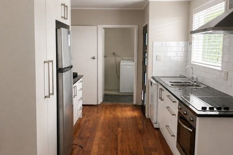 Photo of property in 30 Convair Crescent, Mangere, Auckland, 2022