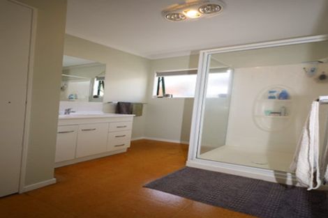 Photo of property in 4b Langstone Street, Welcome Bay, Tauranga, 3112