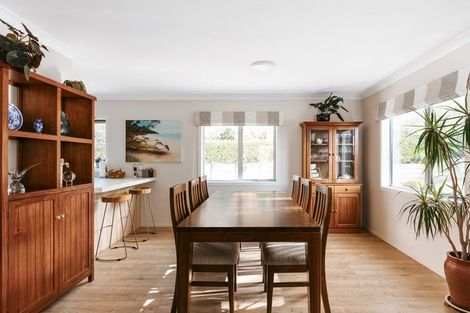 Photo of property in 16 Kayelene Place, Omokoroa, 3114