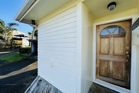 Photo of property in 156 Astley Avenue, New Lynn, Auckland, 0600