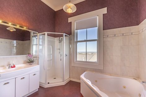 Photo of property in 19 Havelock Road, Hospital Hill, Napier, 4110