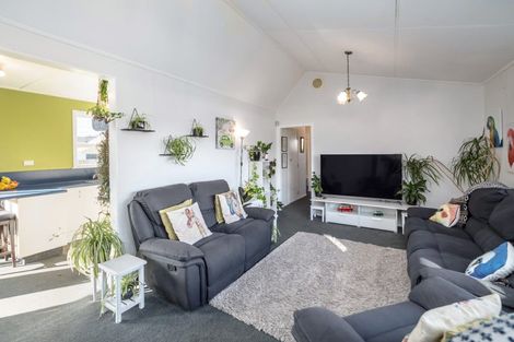 Photo of property in 9 Skipage Grove, Featherston, 5710