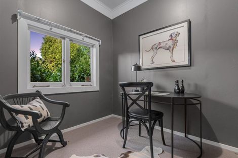 Photo of property in 247 Devonport Road, Tauranga, 3110