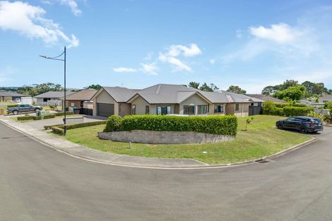 Photo of property in 31 Harbour Crest Drive, Waiuku, 2123