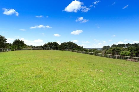 Photo of property in 15 Te Henga Road, Waitakere, Henderson, 0781