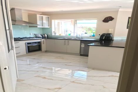 Photo of property in 100 Westerham Drive, Dannemora, Auckland, 2016