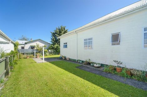 Photo of property in 20 Ross Street, Marton, 4710