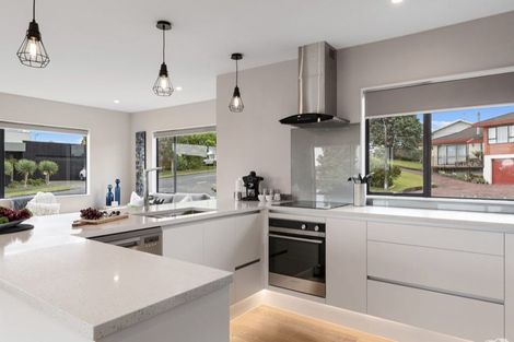 Photo of property in 168 Luckens Road, West Harbour, Auckland, 0618