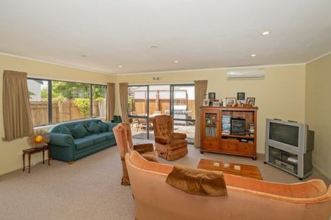 Photo of property in 5 Cholmondeley Crescent, Whitianga, 3510