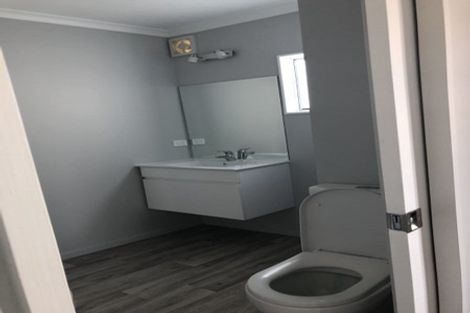Photo of property in 17 Bluegum Road, Paraparaumu Beach, Paraparaumu, 5032