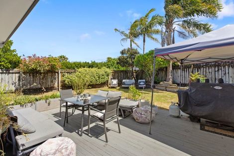 Photo of property in 43 Katerini Grove, Papamoa Beach, Papamoa, 3118