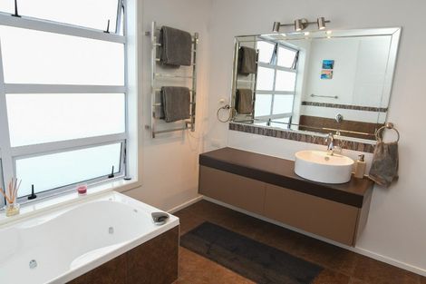 Photo of property in 25 Admiralty Place, Waikawa, Picton, 7220