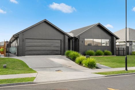 Photo of property in 37 Ruru Street, Cambridge, 3434