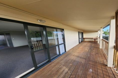 Photo of property in 8 Rembrandt Place, Opaheke, Papakura, 2113