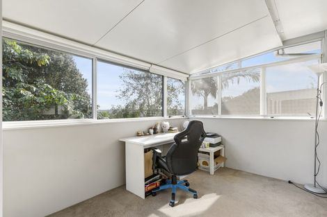 Photo of property in 36 Verbena Road, Birkdale, Auckland, 0626