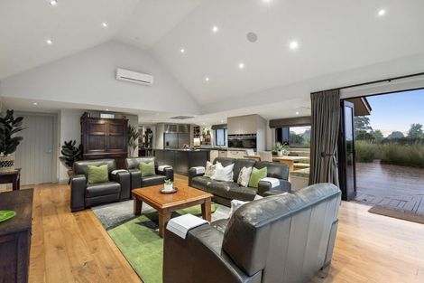 Photo of property in 255 Clifton Road, Whitford, Howick, 2571