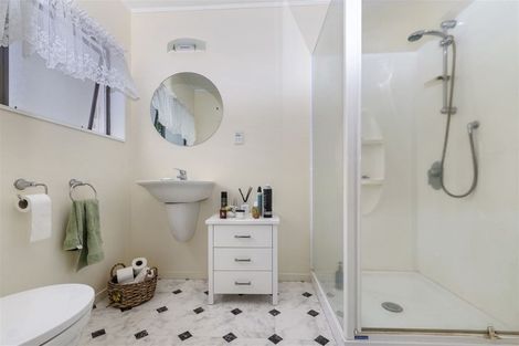 Photo of property in 74c Grand Vue Road, Kawaha Point, Rotorua, 3010