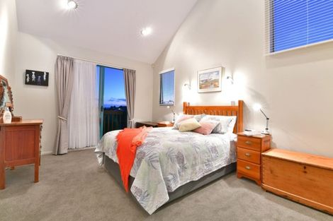 Photo of property in 12 Ascot Way, Orewa, 0931